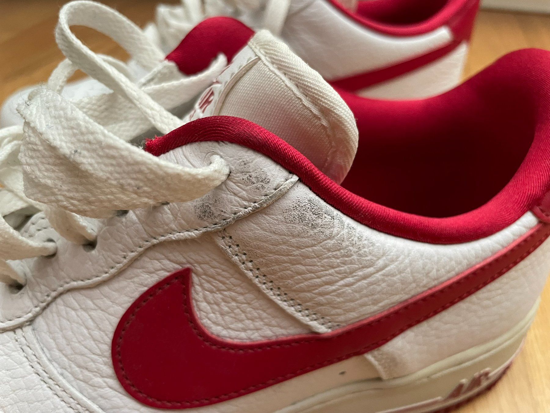 Nike Scarpe da uomo: Nike Air Force 1 weiss/rot Gr. 42.5 – Usato da Zürich venduto da Florexus 4