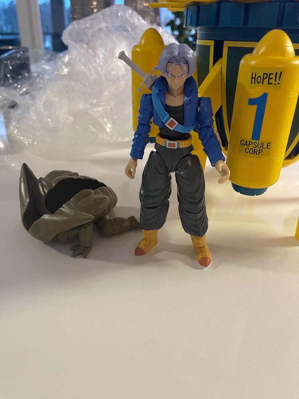 Bandai Statuette: Dragon Ball Z Plastic Model Kit Time Machine + Trunks – Nuovo (secondo la descrizione) da Dietikon venduto da Tekru 5