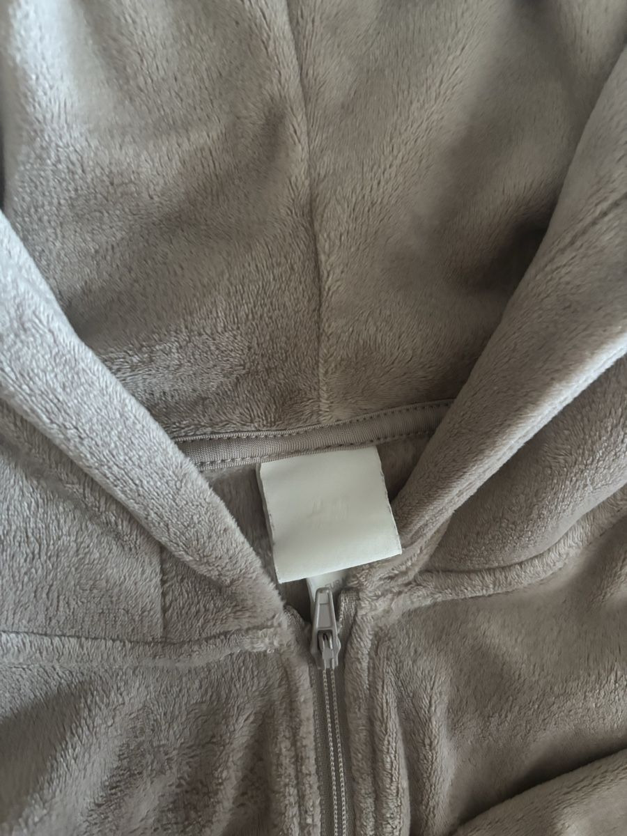 H&M Jacken: H&m Kuschel Jacke  – Neu (gemäss Beschreibung) aus Olten von zor_6npz 2