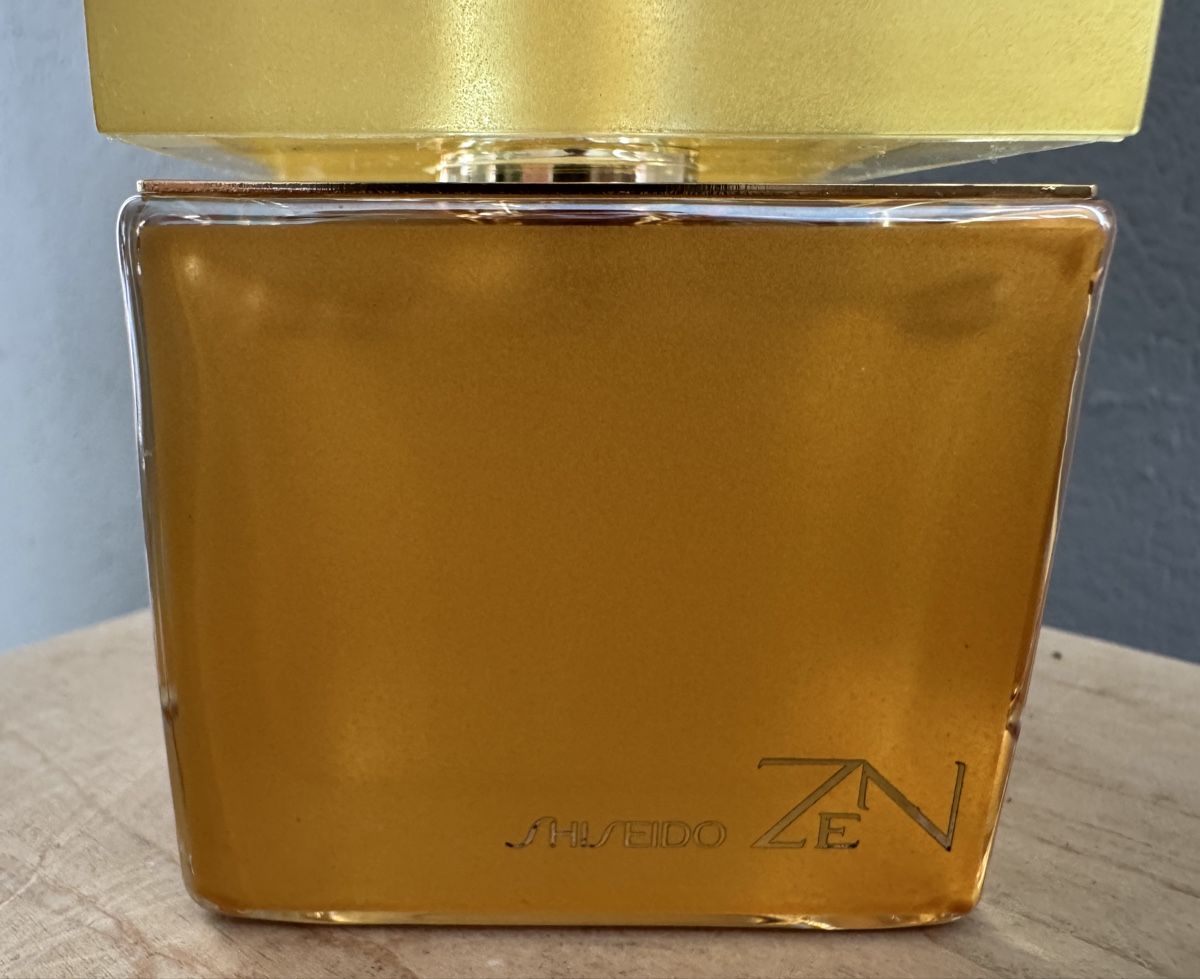 Shiseido Profumi & Eau de Toilette: ZEN - Shiseido - 100 ml Eau de Parfum Spray – Usato da Rothrist venduto da Luckywinner 1