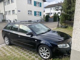 Audi A4 Avant 2.0T schwarz mit Gebrauchsspuren /Hagelschaden