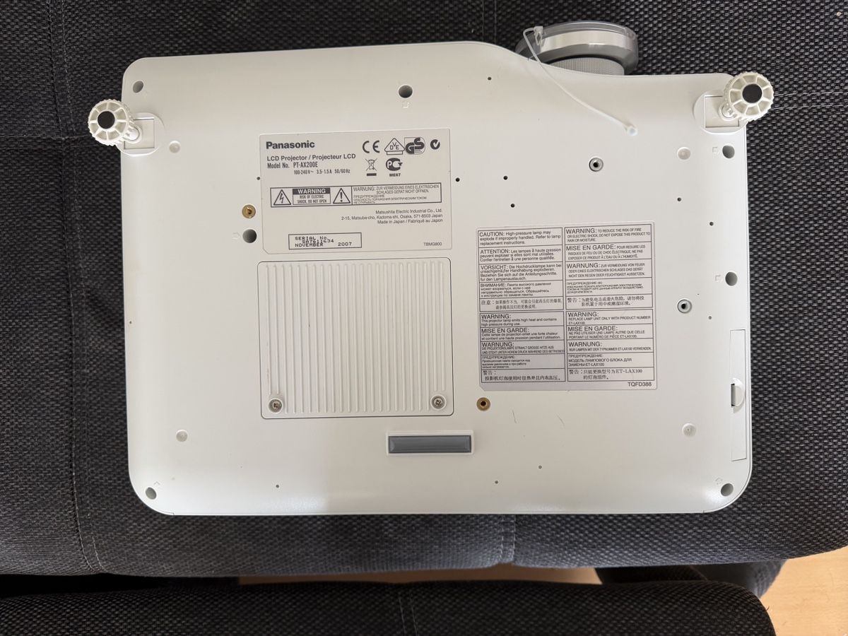 Panasonic Proiettori: Panasonic PT-AX200E Beamer LCD gebraucht – Usato da Bülach venduto da feuerwehrsanitaeter01 4