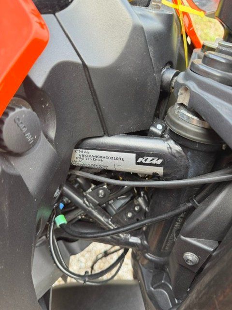 KTM Strasse: 125 Duke – Defekt aus Ramiswil von Poch0 4