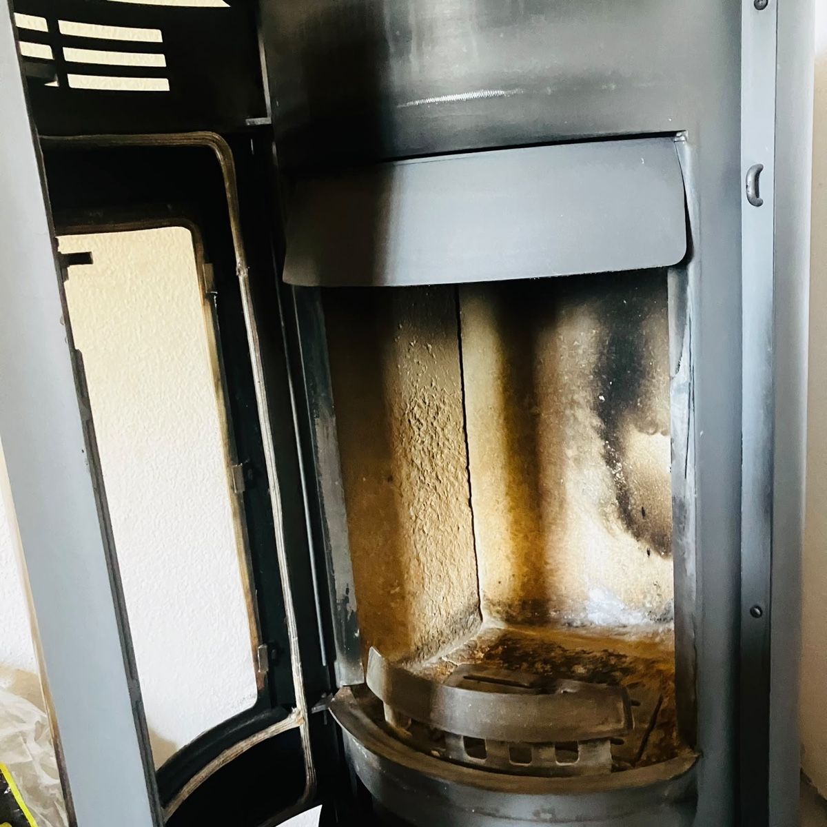 Cheminée: Holzofe guter Zustand – Gebraucht aus Dotzigen von White_Warrior 5