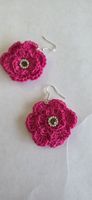 Boucles d'oreilles fleur crochetées fuchsia, neuves, été!