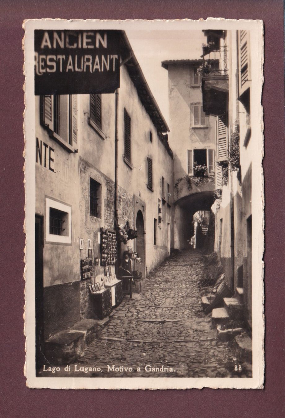 Cartoline postali: GANDRIA - Vicolo - 1938 – Usato da Pully venduto da nicecards