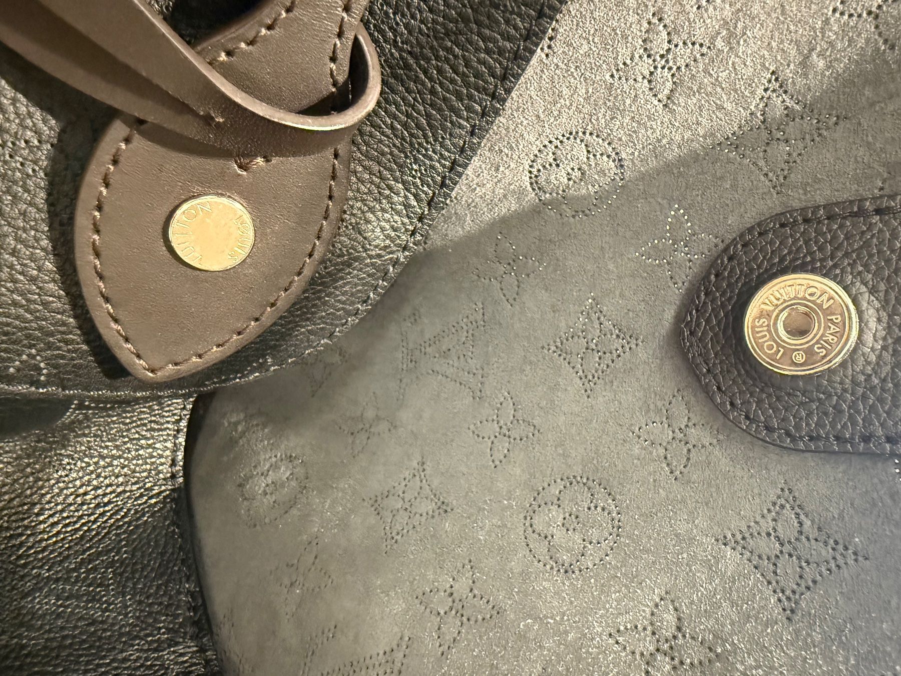 Louis Vuitton Borse da donna: LOUIS VUITTON Monogram Mahina Hina PM Satchel – Nuovo (secondo la descrizione) da Bäch SZ venduto da jfog 5