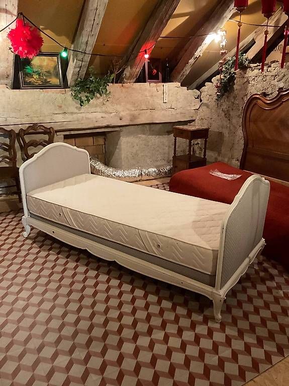 Lits: Lit banquette – D'occasion à Correvon par HelloBello71