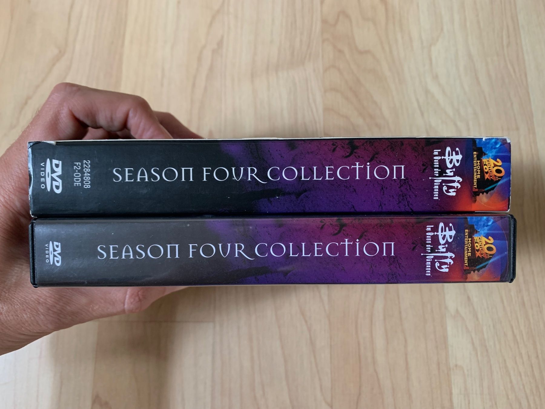 Alle DVDs: Buffy - Staffel 4 (DVD) – Gebraucht aus Sissach von BeetleMouse 3