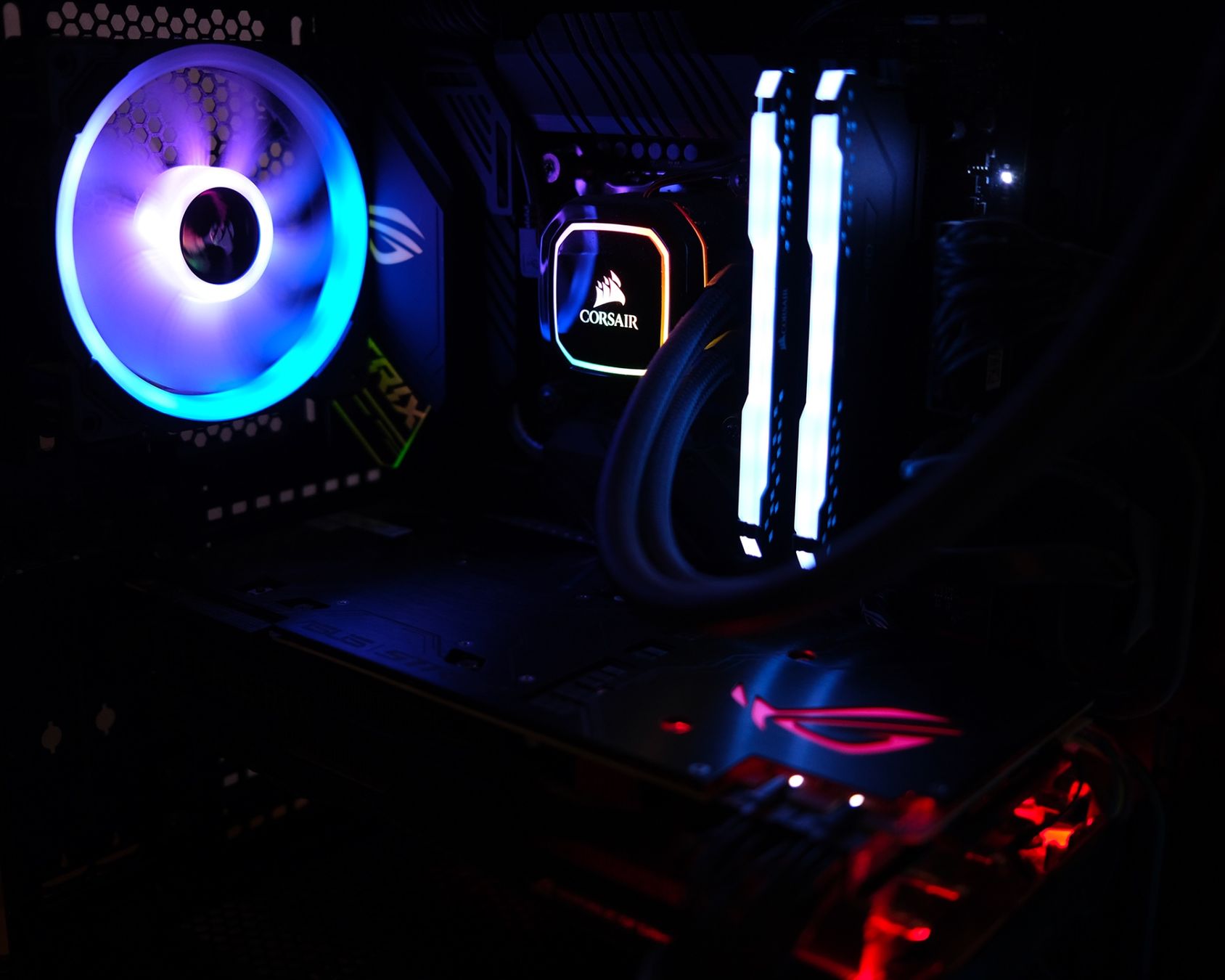 PC: PC puissant avec RGB – Usato da La Chaux-de-Fonds venduto da Thoma_barben 2