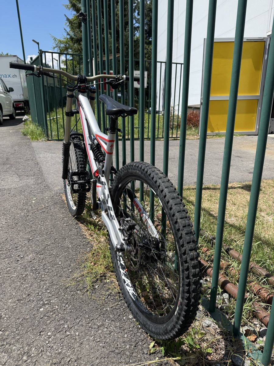 Specialized Velos: Specialized Status Downhill Velo – Gebraucht aus Unterseen von Slif00 6
