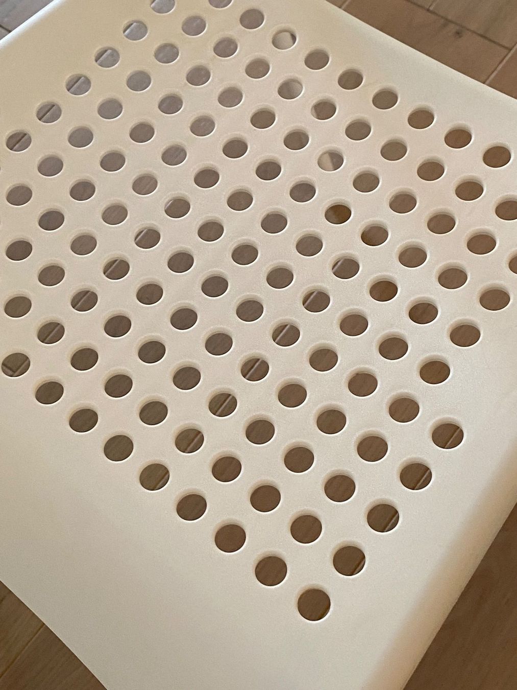Stühle: 2 robuste weisse Stühle - super Zustand! – Gebraucht aus Zürich von DeeJayJay 3