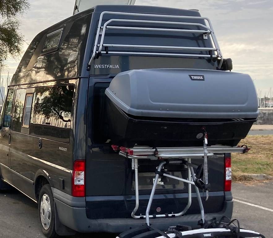 Thule Dachboxen: Thule Heckbox BackUp 900 – Gebraucht aus Winterthur von Wedani1