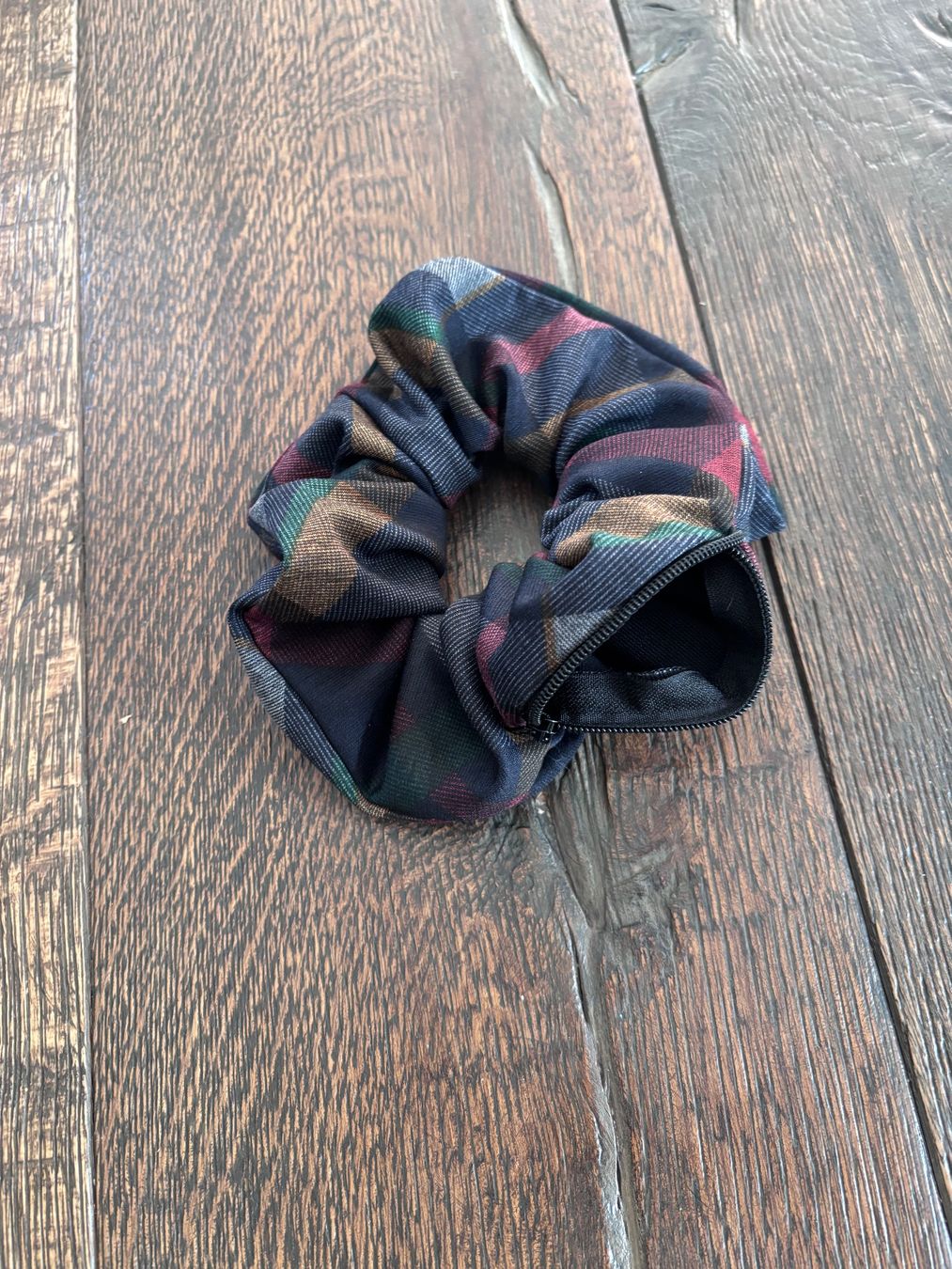 Haarschmuck: Scrunchie mit Geheimfach – Neu (gemäss Beschreibung) aus St. Niklaus VS von loumonrohandmade 1