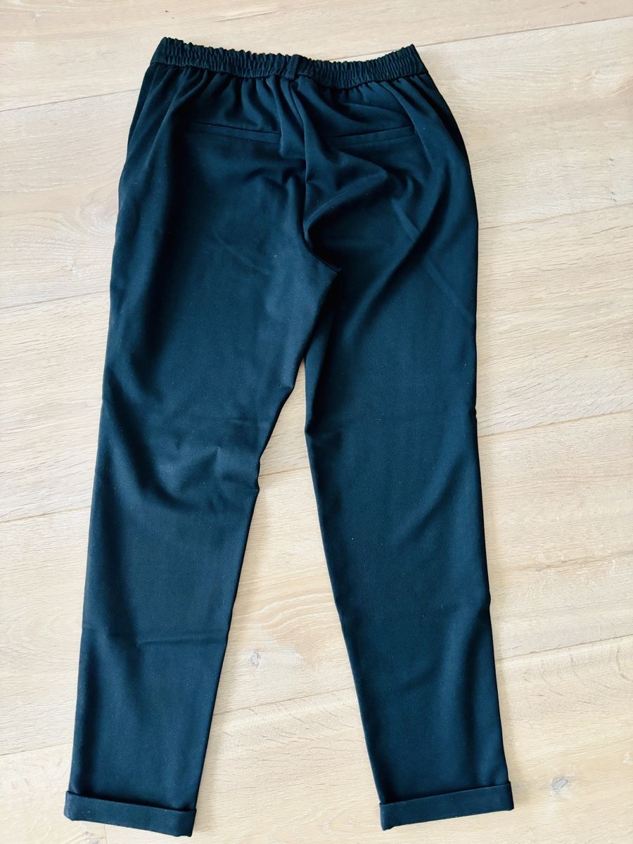 Vero Moda Pantaloni: Schwarze Vero Moda Hose Gr. S/32 – Usato da Ennetbürgen venduto da Evelyne_G 2