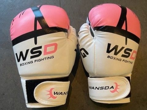 Guanti & manicotti: Boxhandschuhe Damen, Gr. S – Nuovo (secondo la descrizione) da Langnau am Albis venduto da unke68
