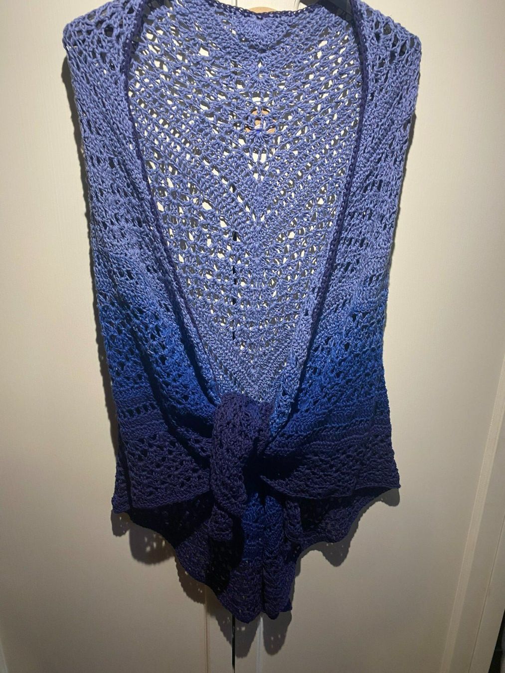 Foulard & Sciarpe: DREIECKSTUCH HANDGESTRICKT BLAU – Nuovo e nell'imballaggio originale da Meienried venduto da ManuelaBoutique 3