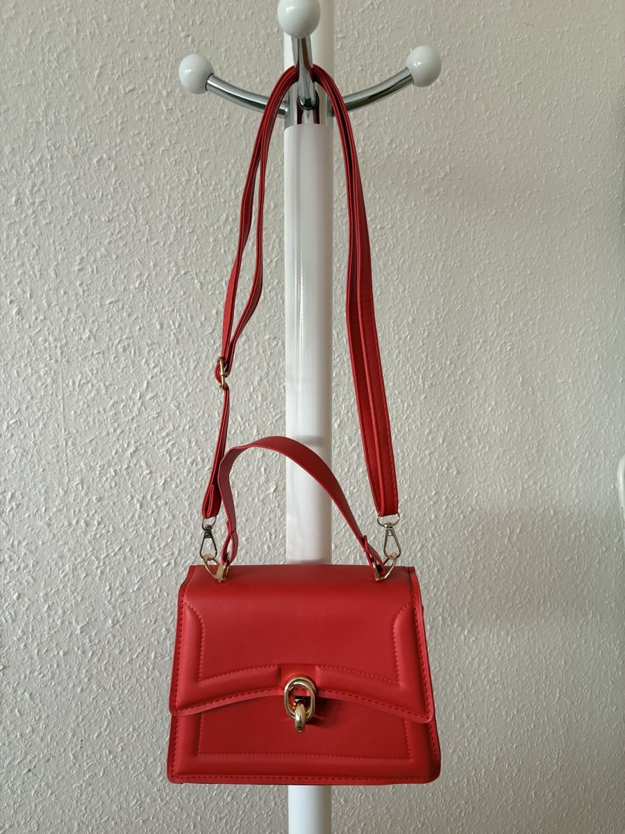 Shein Borse da donna: Petit sac à main rouge vif  – Usato da Chêne-Bougeries venduto da bru_bs9n 6