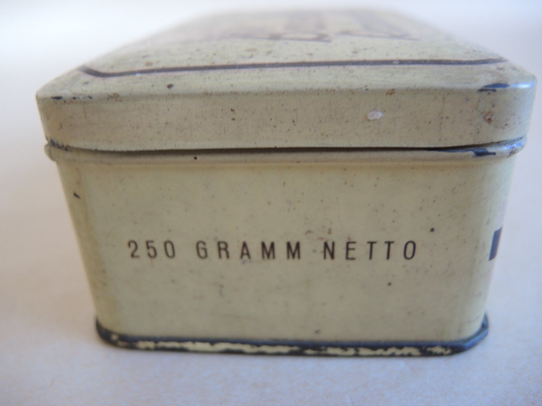 Dosen: Blechdose Blechbüchse Baselbieter Rahmtäfeli Erny's  Vintage – Gebraucht aus Rorschach von maeck8 4