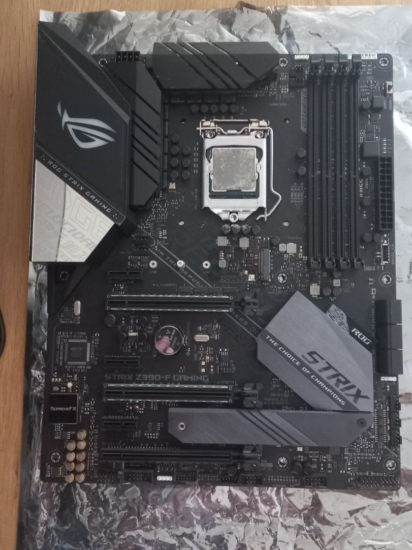 Asus Schede madri: Mainboard Asus ROG STRIX Z390-F GAMING – Usato da Binningen venduto da Douglas.Q 1
