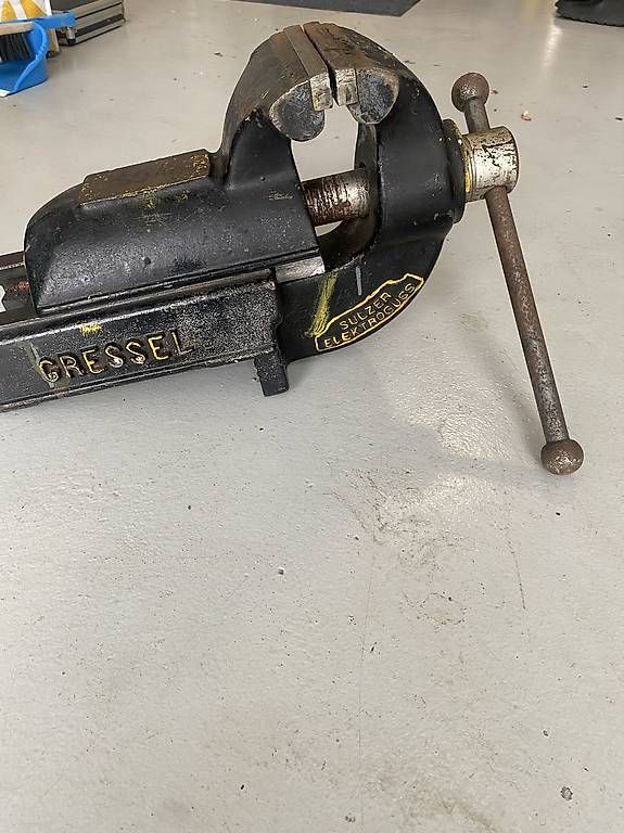 Alle Werkzeuge: Gressel Schraubstock 35 kg schwer  – Gebraucht aus Erlinsbach SO von AgimR01 1