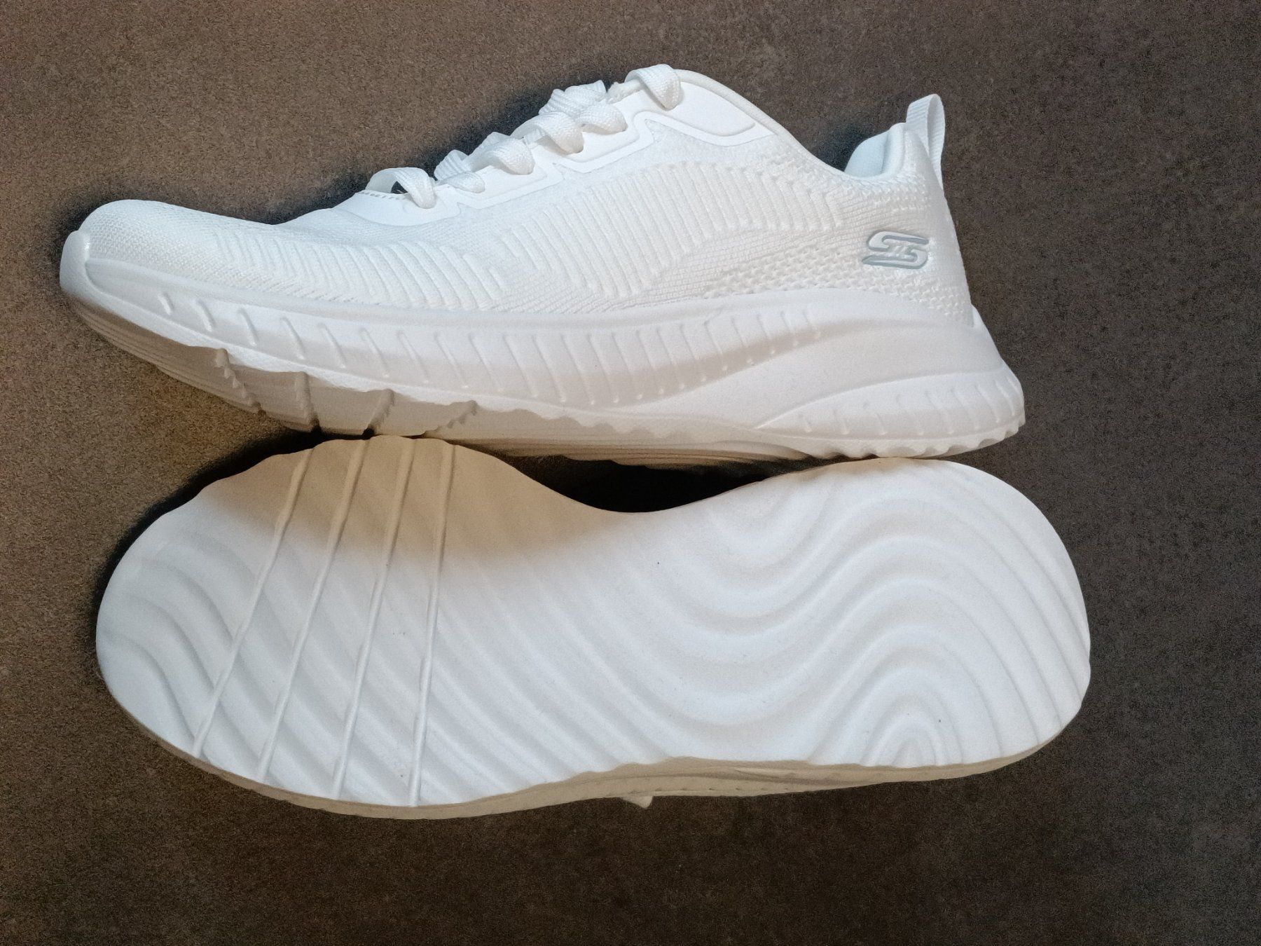 Skechers Chaussures femmes: Skechers Turnschuhe – Neuf (Voir description) à Böckten par danlim