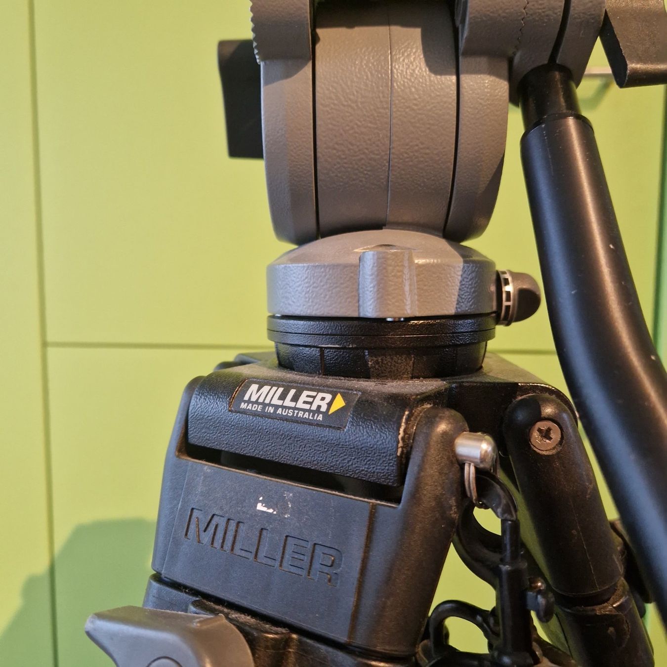 Treppiedi & Teste: Miller DS-10 Digital Support Tripod - #828 – Usato da Martigny venduto da VisualPixel 3
