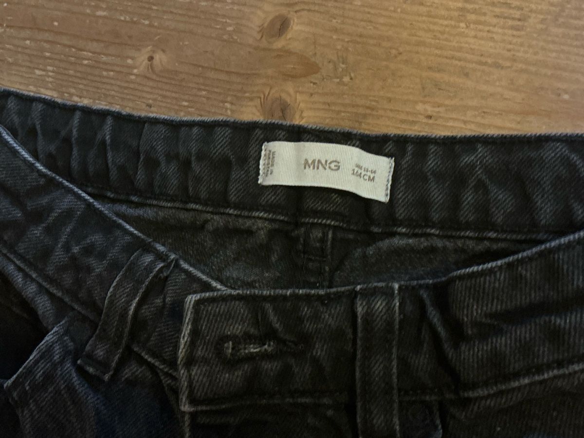 Mango Jeans: Schwarze Jeans Gr. 34/36 von MNG – Usato da Gelterkinden venduto da mae_7nx7 2