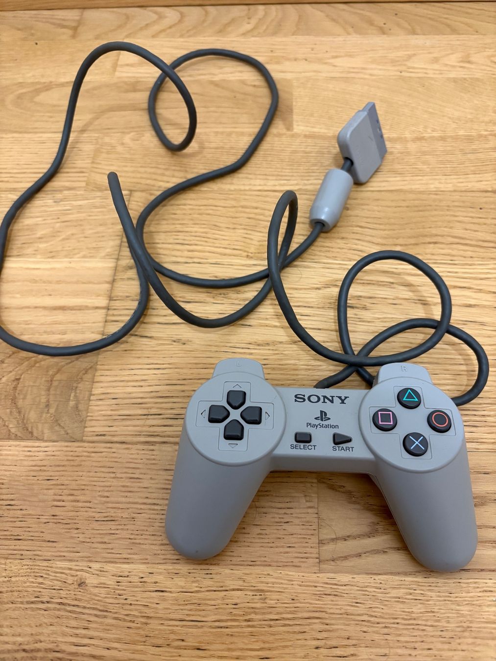 Controller: PS1 Controller – Usato da Zürich venduto da Erazzer