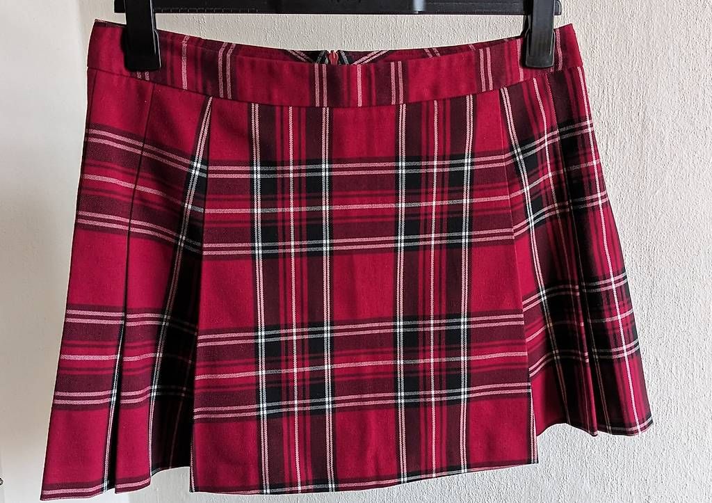 Benetton Gonne: Benetton Rock Gr. 40 – Usato da Thalwil venduto da kat_d85f