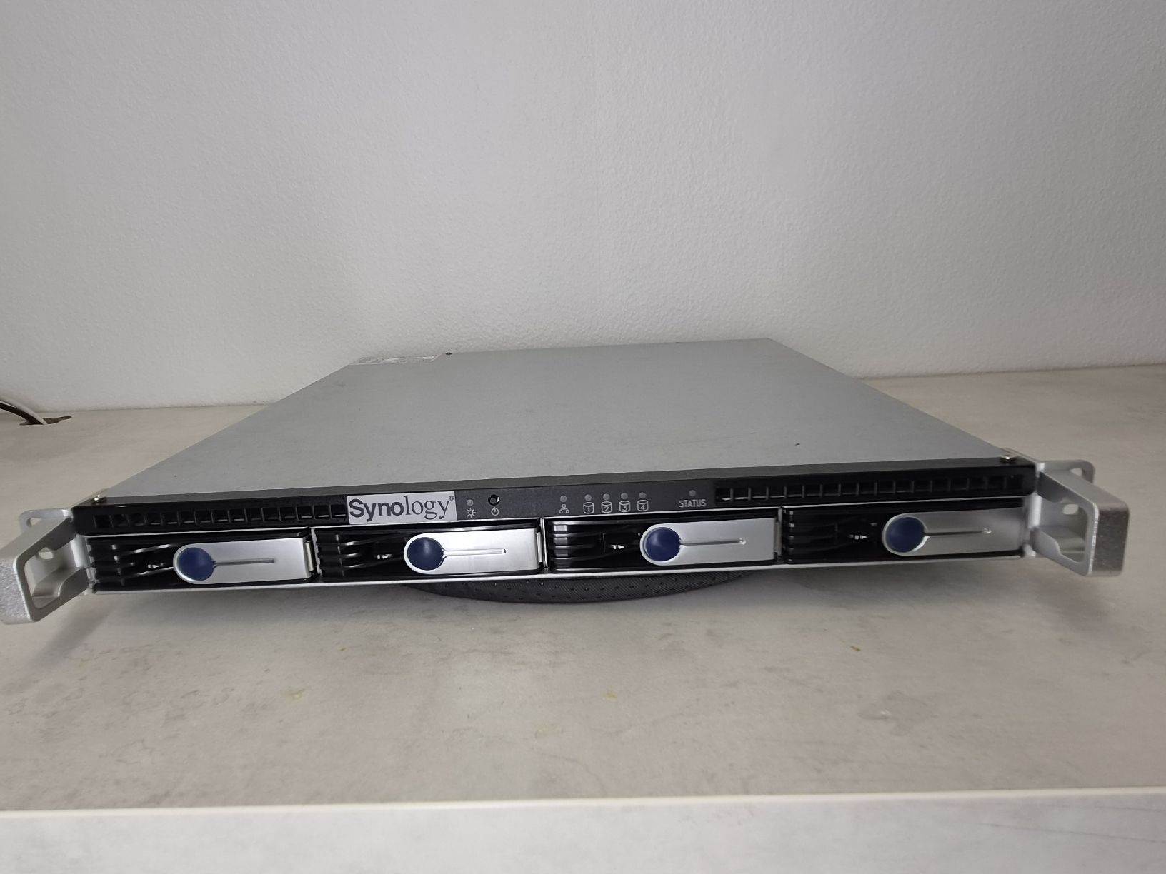 Synology Server: Synology RS-406 NAS – Gebraucht aus SCHAFFHAUSEN von Atami99