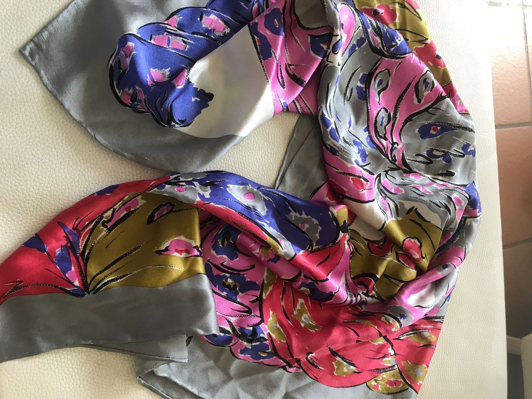 Foulard & Sciarpe: Christian Fischbacher Seidentuch – Usato da Wettingen venduto da Andres54 1