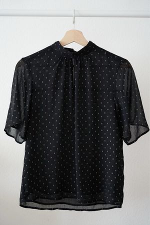 H&M Bluse schwarz gemustert Grösse 36 neuwertig