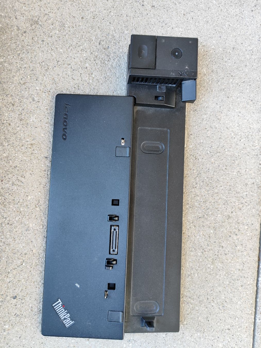 Lenovo Docking station: Lenovo ThinkPad Ultra Dock 40A2 - Excellent Condition! – Difettoso da Mülligen venduto da vagos85