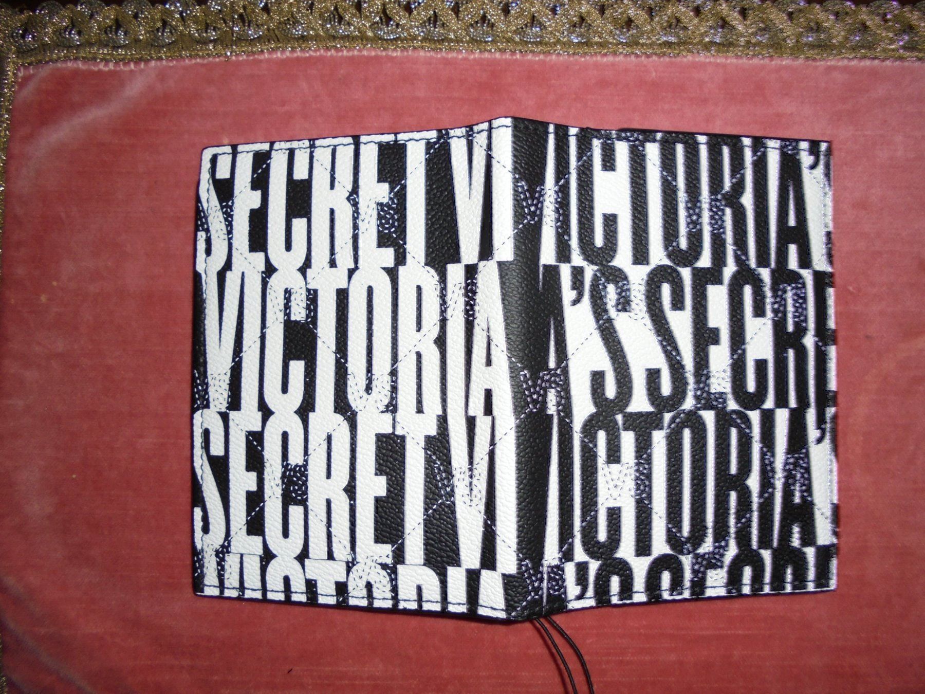 Sonstige Kleidung & Accessoires: VICTORIA'S SECRET PASS-HÜLLE / ETUI – Neu und originalverpackt aus Aarau Rohr von PinkSchwein 2