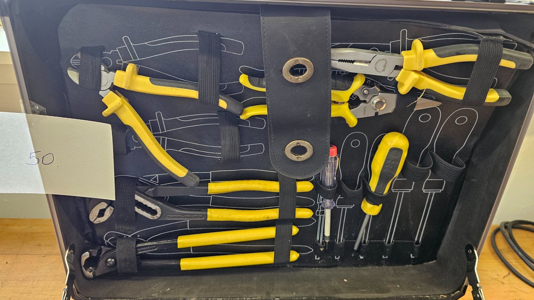 Tutti gli attrezzi: Werkzeugkoffer TOOLBOX inkomplett – Usato da Diessenhofen venduto da Osio 5
