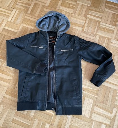 Schicke Lederjacke mit Kapuze, Grösse 146/152, Top Zustand!