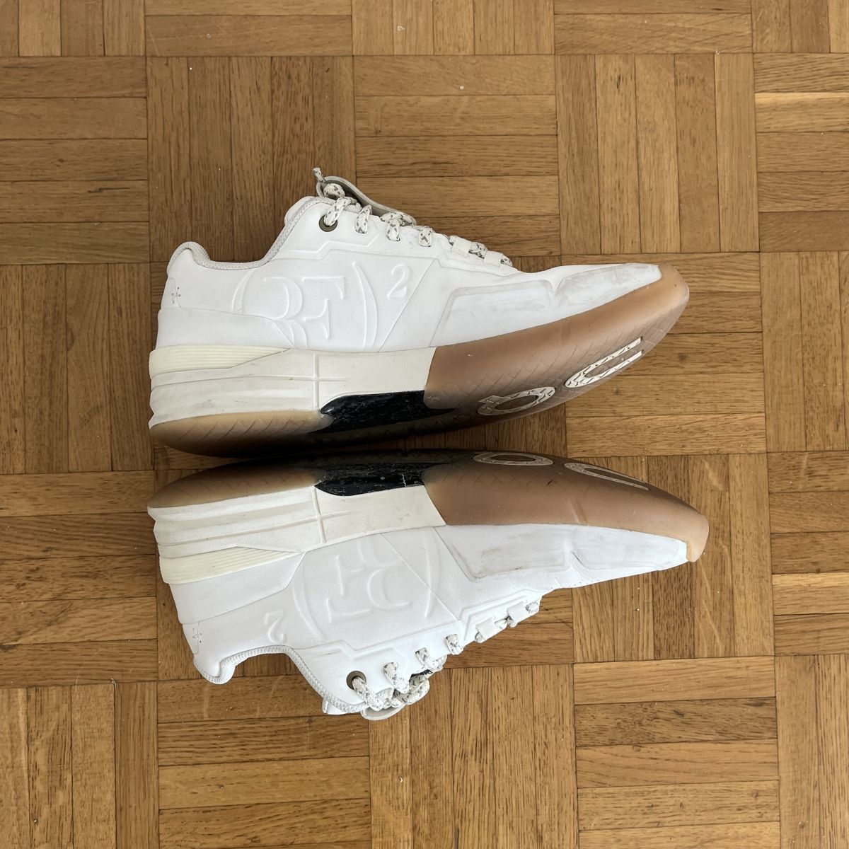 On Herrenschuhe: ON RUNNING Roger Pro 1 Leather Federer - great condition – Gebraucht aus Zürich von sht_xr2y 5