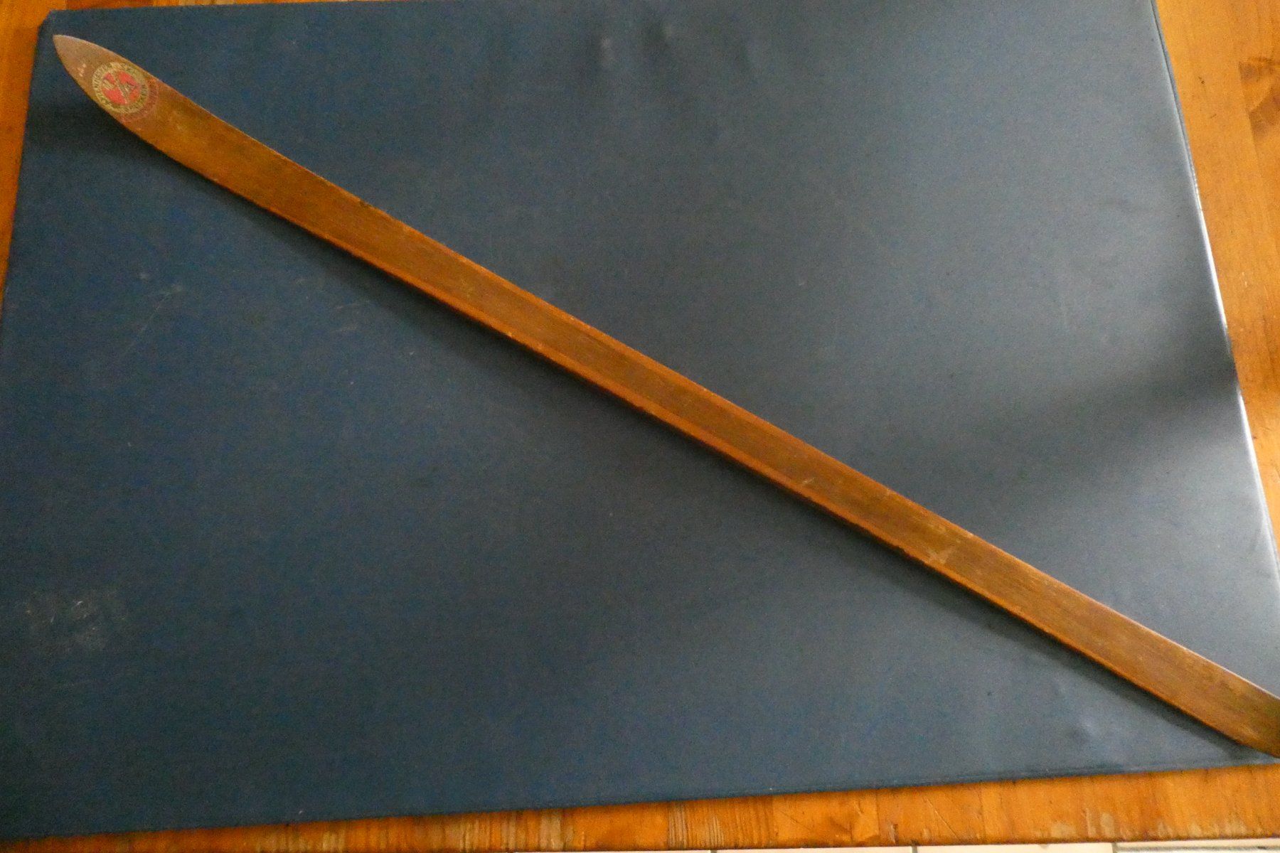 Skis: Rare ski ancien Attenofer – Gebraucht aus Fontaines NE von monloisir
