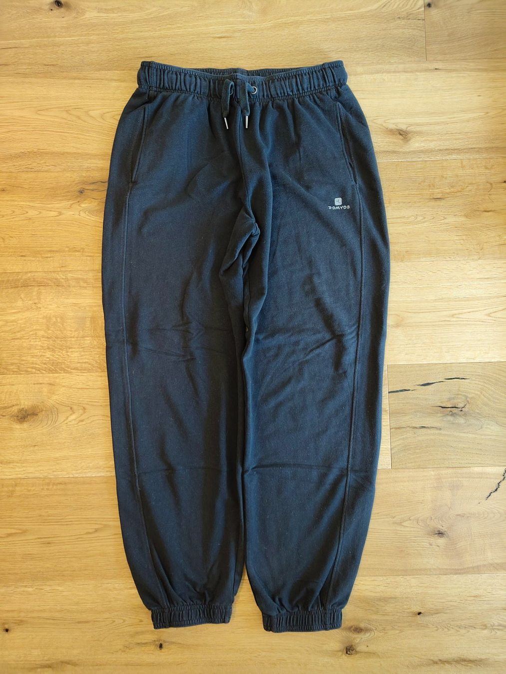 Decathlon Pantaloni: Decathlon Trainerhose L schwarz – Usato da Interlaken venduto da dmncmg