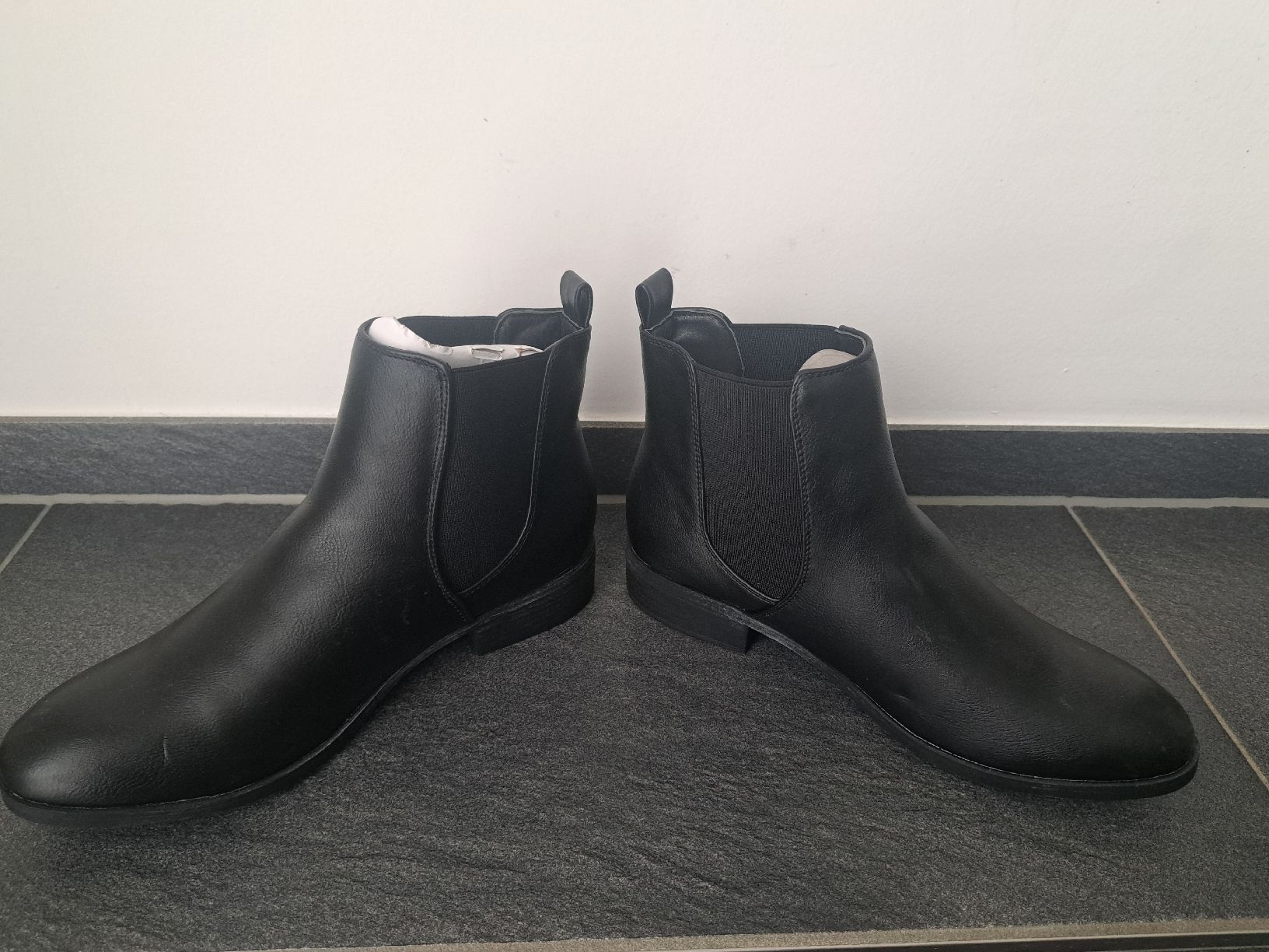 Dorothy Perkins Scarpe da donna: Schwarze Stiefeletten, Gr. 40, ungetragen – Nuovo (secondo la descrizione) da Weisslingen venduto da Horvi_09 1