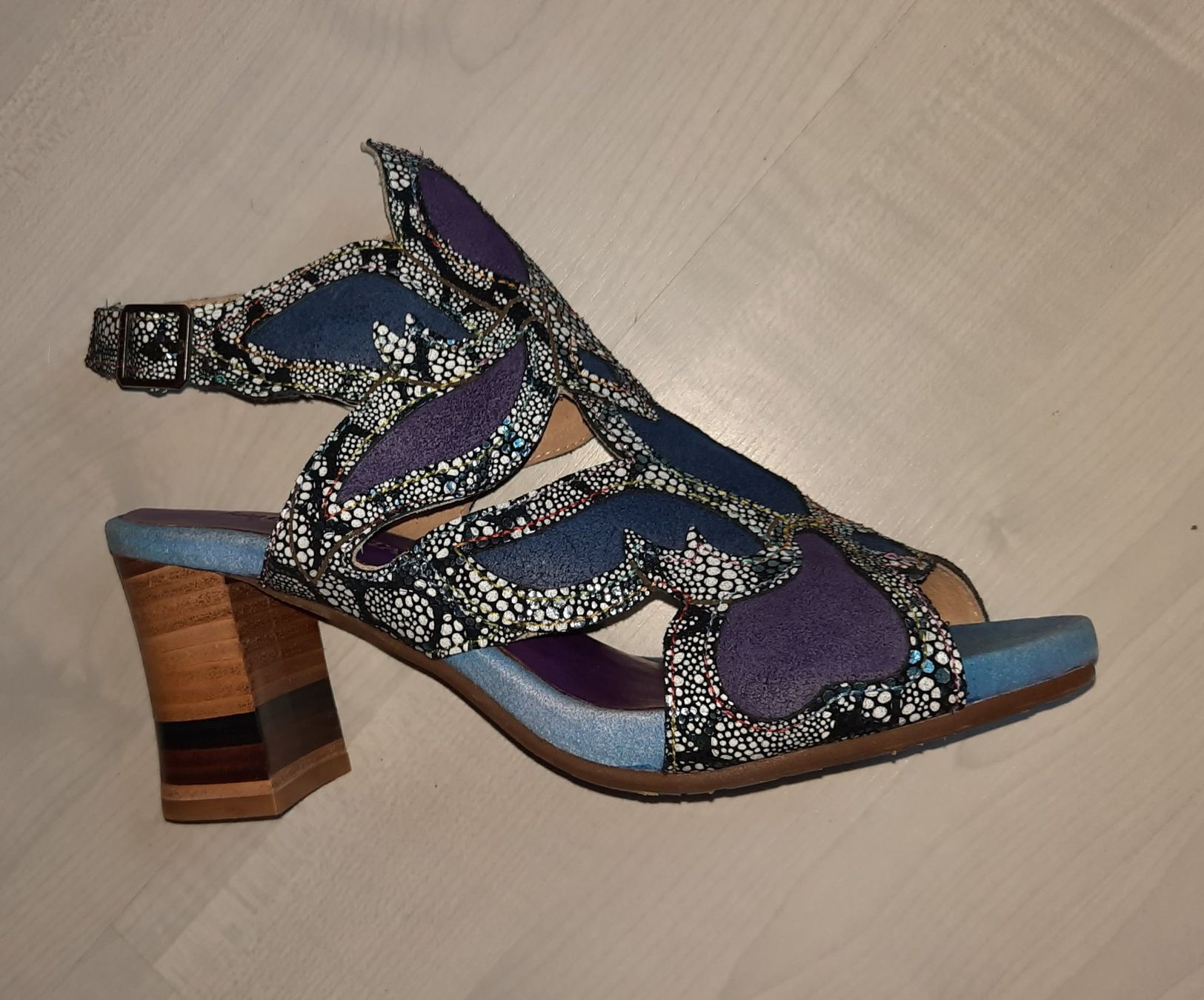 Scarpe da donna: EXCLUSIVE SANDALETTE GRÖSSE 39 – Nuovo (secondo la descrizione) da Büetigen venduto da Froschkoe0