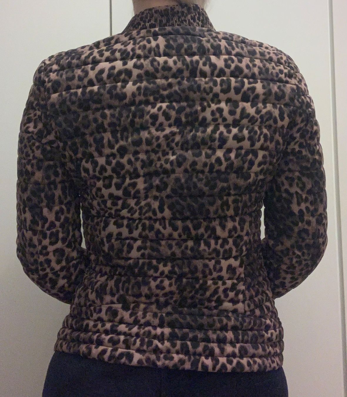 Guess Giacche: Guess Jacke leopard Gr. S – Usato da St. Gallen venduto da mar_rkm7 1