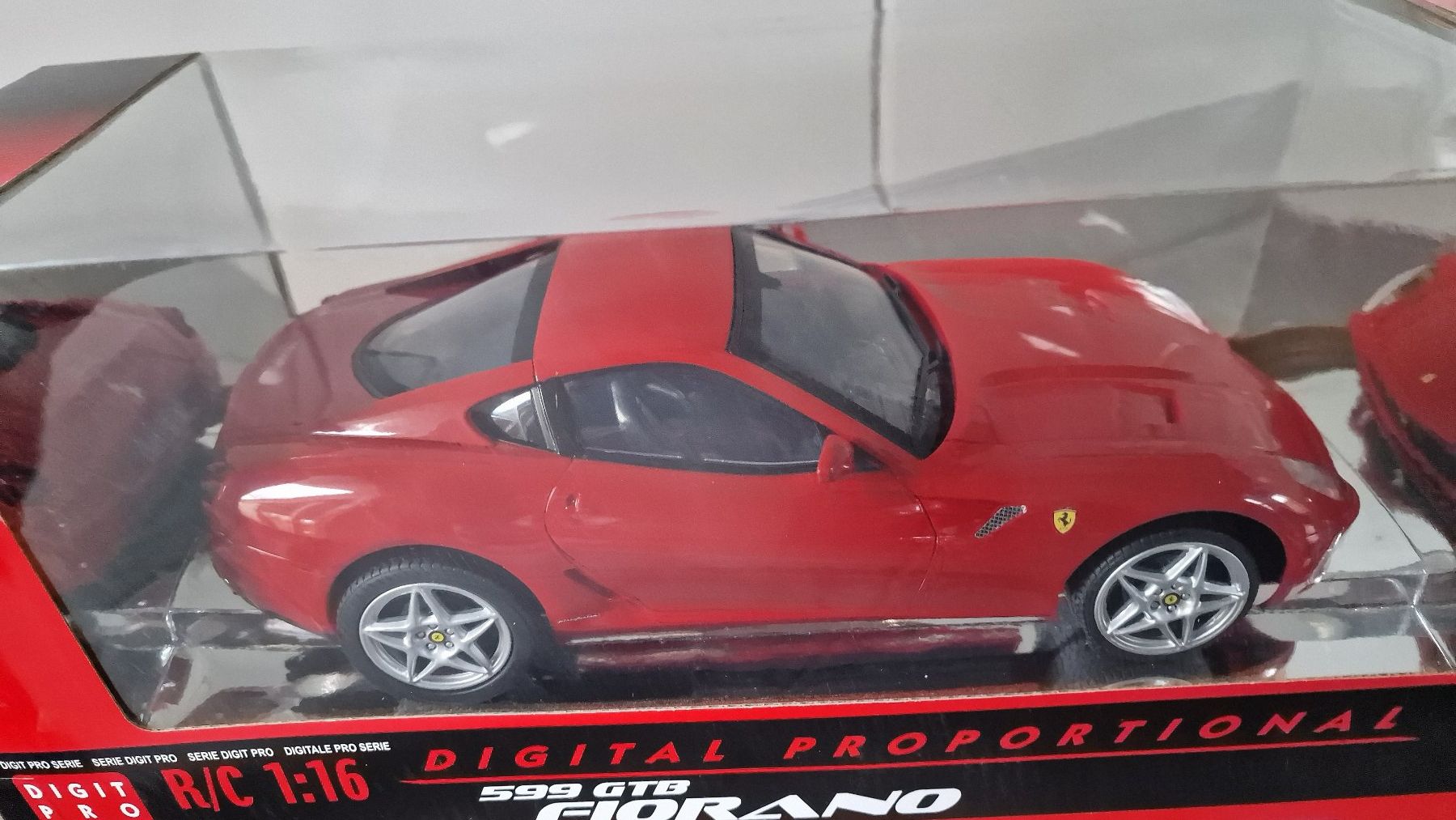 RC Kits de montage: Silverlit Electronics: Ferrari 82060 NEU – Neuf avec emballage d'origine à Wil  AG par Kfloh 2