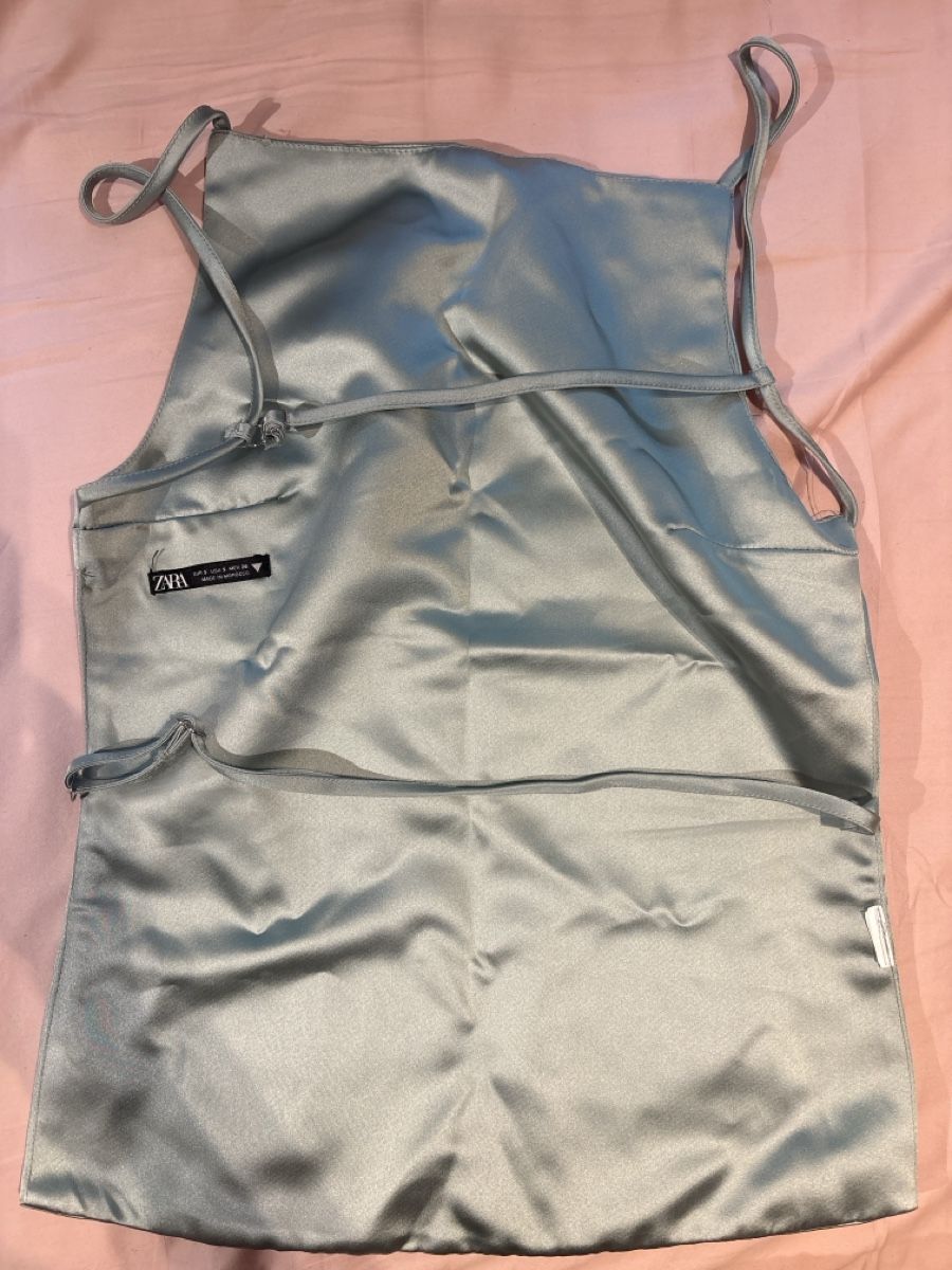 Zara Tops: Top satiné dos nu Zara taille S  – D'occasion à Satigny par gig_rn62 1