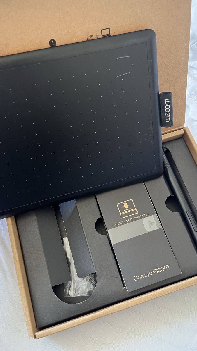 Wacom Tablet PC: Wacom One by Wacom CTL-471 graphics tablet black – Gebraucht aus Le Lignon von guw_8gsz 2