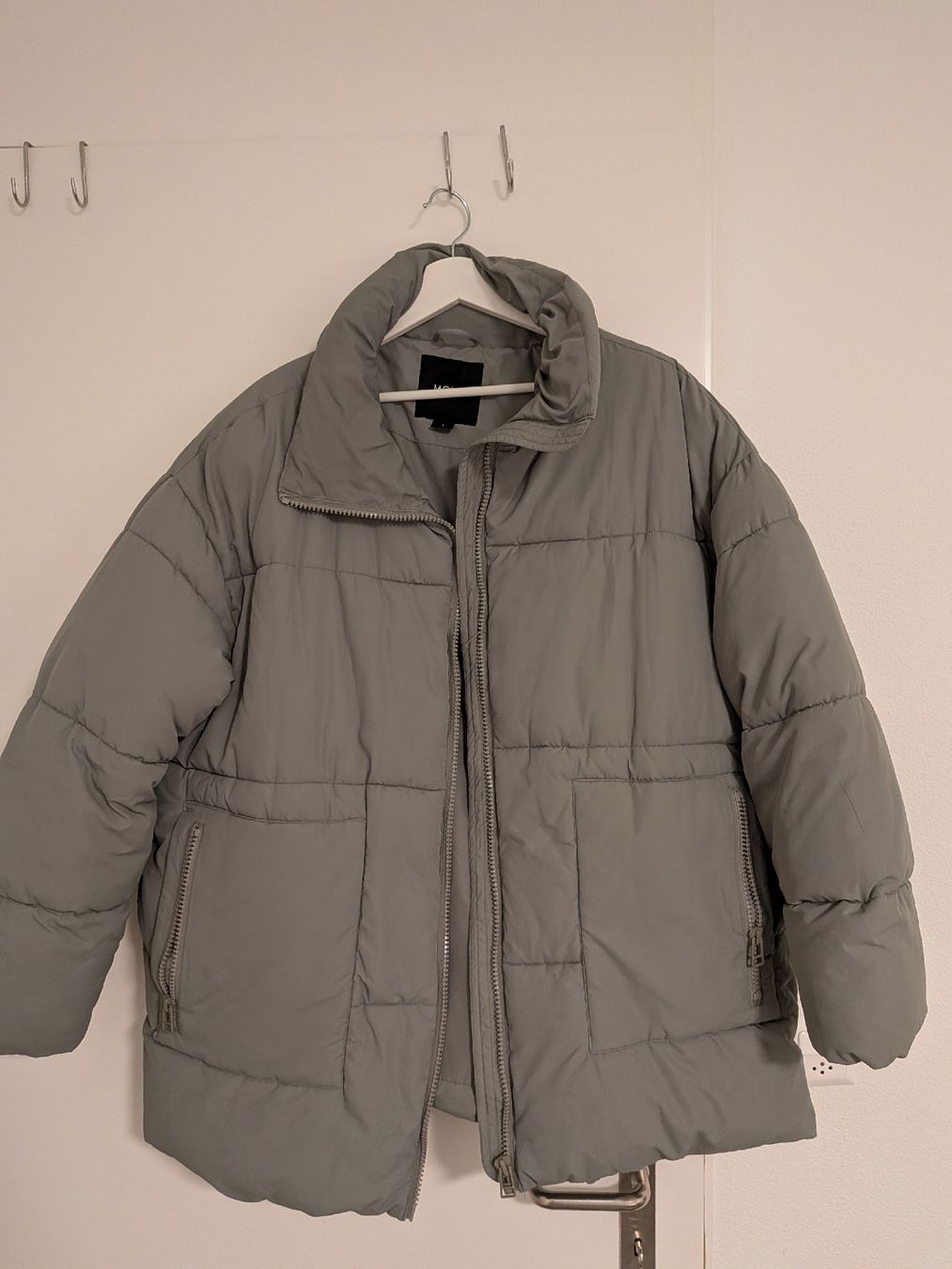 Monki Jacken: Oversized Jacke Monki L – Gebraucht aus Wettingen von Aen
