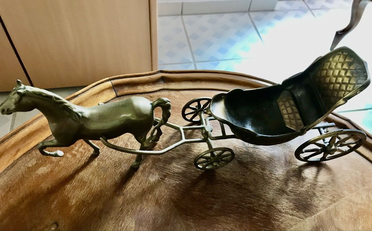 Statuette: Pferd und Anhänger aus Messing – Usato da Hermetschwil - Staffeln venduto da Juergso