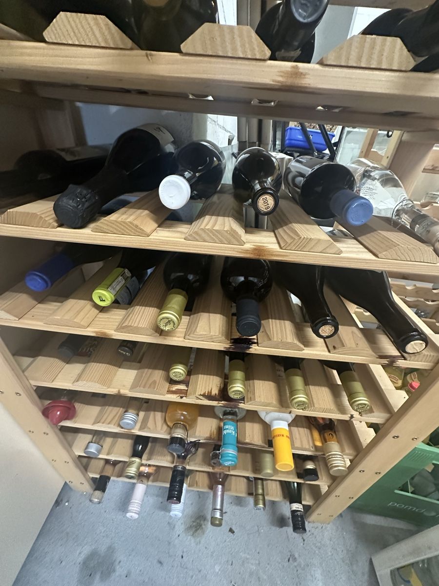 Scaffali: Gebrauchtes Weinregal zu verschenken  – Usato da Thalwil venduto da ViviFu 2
