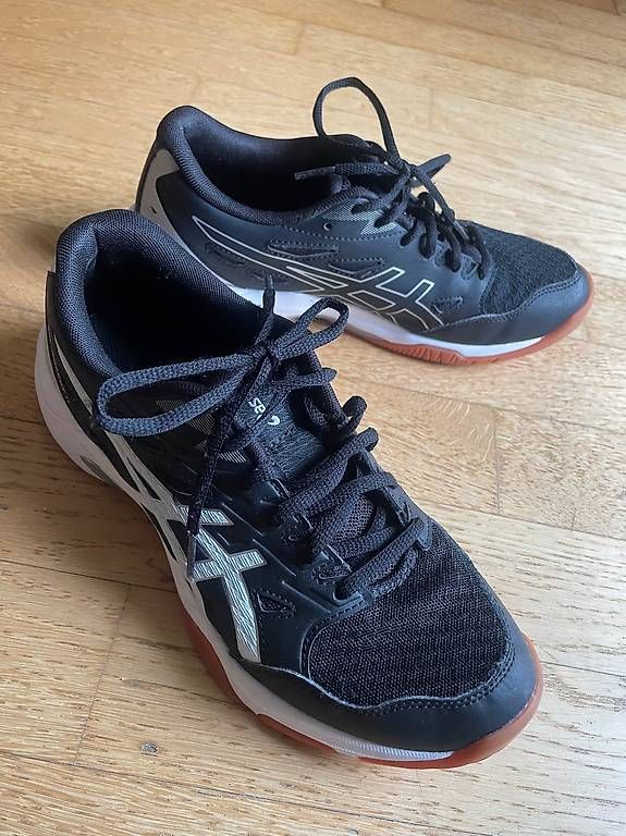 Herrenschuhe: Asics Hallenschuhe Gel-Rocket 11 Gr. 39.5 – Gebraucht aus Zürich von ele_hhb2